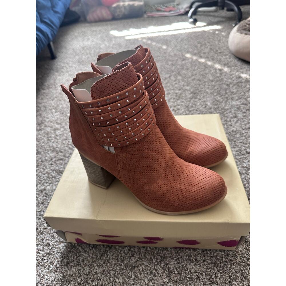 Dolce by Mono Moxy Brown Suede Booties Boots Size 8